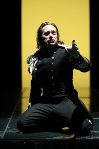 Rob Campbell as Leontes in The Winter's Tale at Yale Rep. Photo by Joan Marcus.